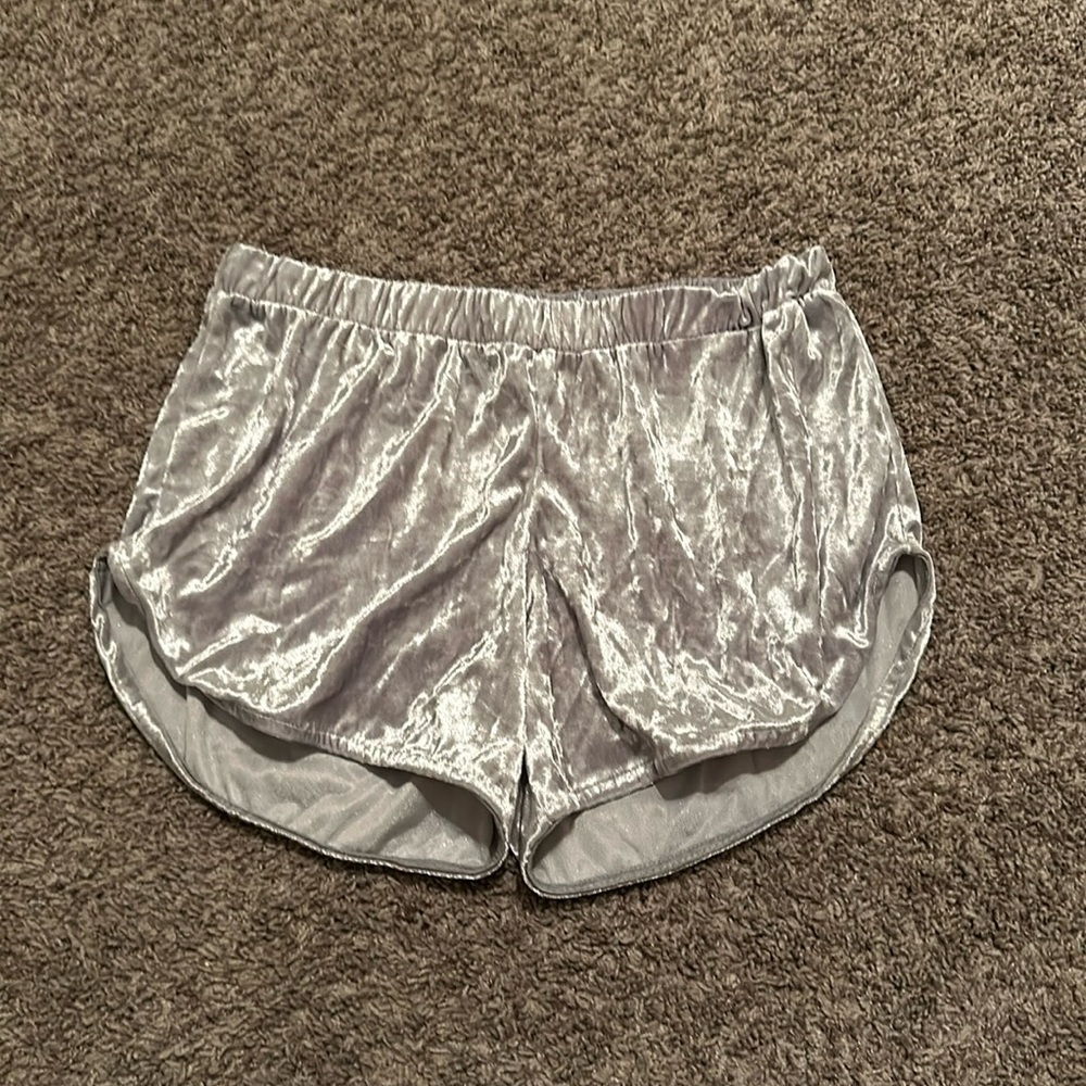 See you Monday~ Velvet silver shorts / Size XL / T-103